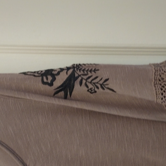 Top - Picture 3 of 4